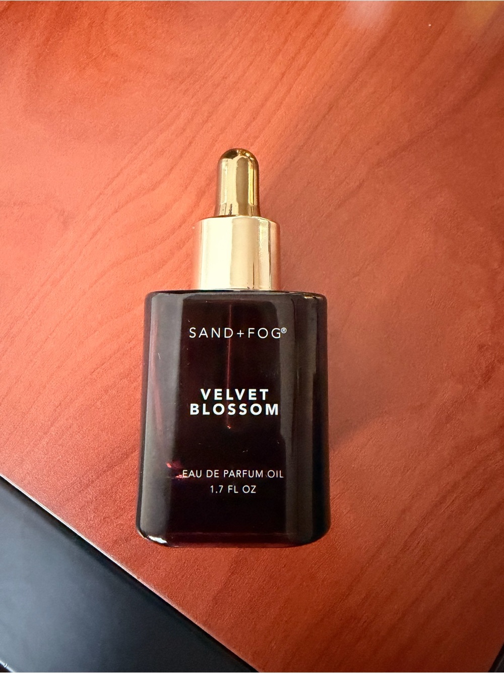 SAND+FOG Velvet Blossom Face Oil - Dark Brown with Gold Dropper